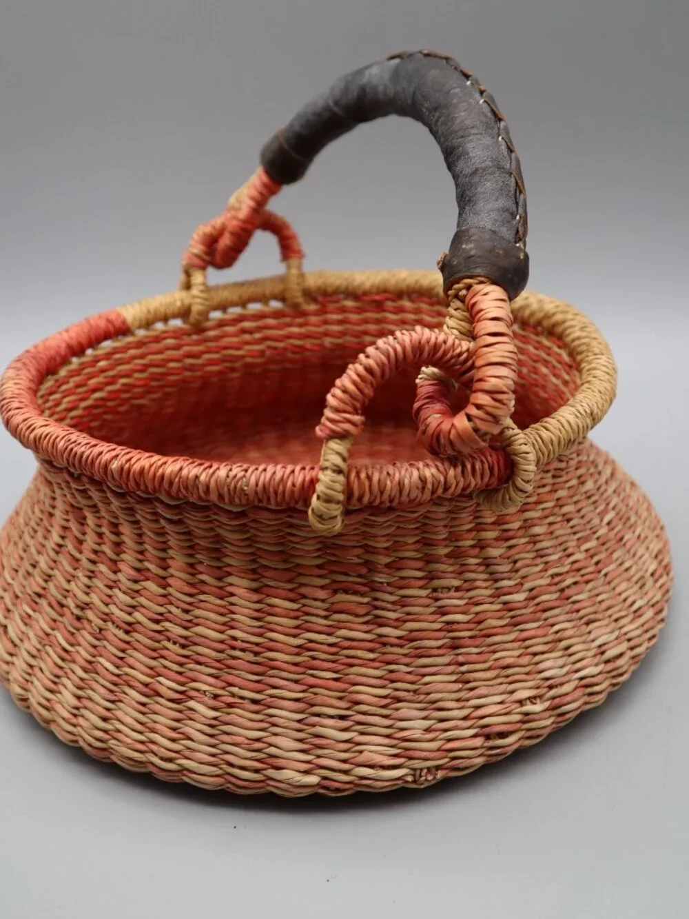 African Bolga Basket w/ Swinging Handle Ghana Elephant Grass & Leather 10 1/2